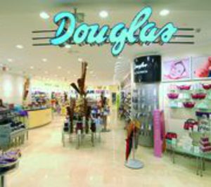 Douglas cerró 2012 con menos ventas y realiza movimientos en su red