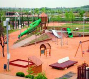 Maderplay instala una nueva zona infantil en el Parque del Agua de Zaragoza