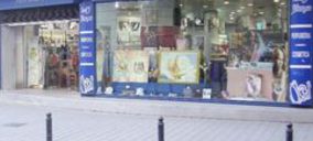 Azul y Blanco continúa cerrando tiendas