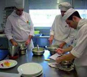 La cifra de negocios de hostelería desciende un 4,8% en abril