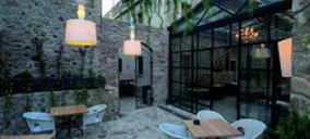 Una empresaria de origen holandés inaugura un hotel en el Alto Ampurdán