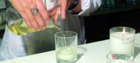 Ceras Roura desarrolla una gama de velas vegetales a demanda para perfumería