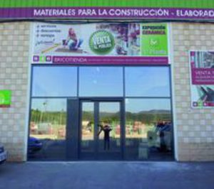 Torres Iturregui estrena una tienda de bricolaje