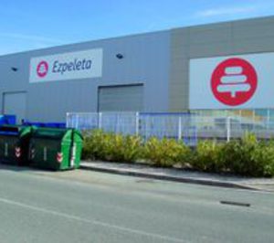 Ezpeleta entra en Cataluña con la compra de un competidor