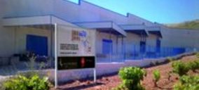 Un incendio destruye una nave de almacenamiento de López Morenas