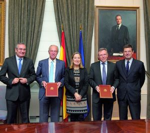 Fomento alcanza un acuerdo con Feique para impulsar el transporte ferroviario