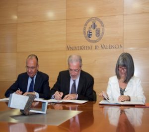 La Saleta firma un acuerdo con la Facultad de Enfermería de la UV