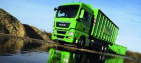 Man reorganiza su área de camiones en España