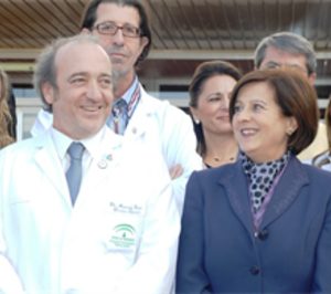 Relevo al frente de tres hospitales andaluces