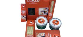 Sushita ayuda a elaborar sushi en casa