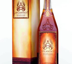 Rives coge la distribución del ron Atlántico