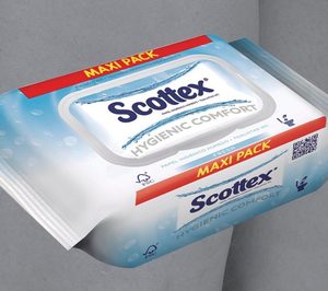 Kimberly promociona Scottex en la fiesta Gay en Madrid