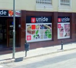 Unide intensifica sus aperturas y cambios de enseña