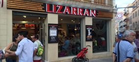 Lizarrán abre en Cáceres y Ceuta, mientras cambia de ubicación en Denia
