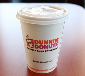 Berry Plastic desarrolla un nuevo vaso de café para Dunkin Donuts