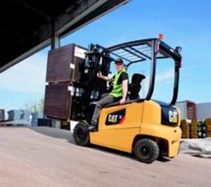Cat lanza su nueva gama EP25-35N 80V de contrapesadas eléctricas
