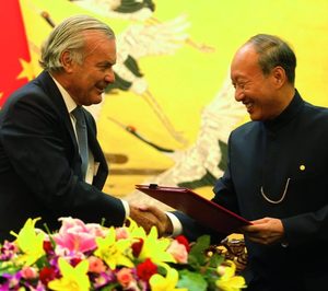 NH formaliza un acuerdo para desembarcar en China de la mano de HNA 