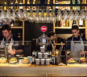 Más Q Menos avanza en el Reino Unido