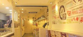 El grupo de la familia Lurueña entra en la central de Papizza