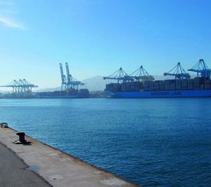 El tráfico interanual de mercancías en los puertos descendió en agosto un 1,7%