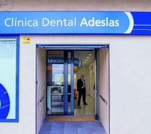 Adeslas traslada una de sus clínicas dentales