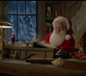 Coca-Cola invita a hacer feliz a alguien en su campaña de Navidad
