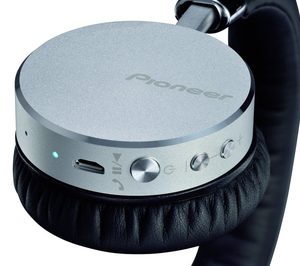 Pioneer presenta sus nuevos auriculares inalámbricos estilo retro