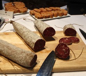 Renacen los embutidos de Casa Sendra