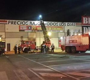 Incendio en una tienda de Brico Depôt