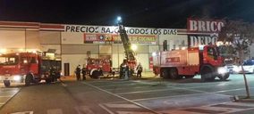 Incendio en una tienda de Brico Depôt