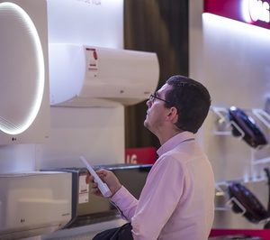 LG presenta la nueva gama de productos 2015 al sector profesional