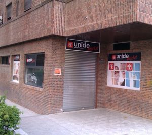 Hermanos de Marcos Velasco reabre una tienda de Unide