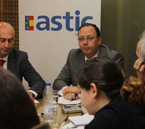 Astic critica que las inversiones públicas marginen al transporte por carretera