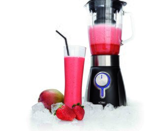 Solac añade producto en cocina