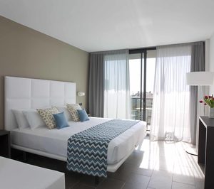 Bienvenida a un 4E de nueva construcción en la costa tarraconense