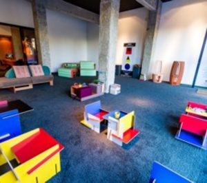 El diseñador Humberto Navarro inaugura su primer espacio de muebles transformables 
