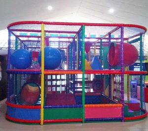 Icolandia instala un parque infantil en Cuba