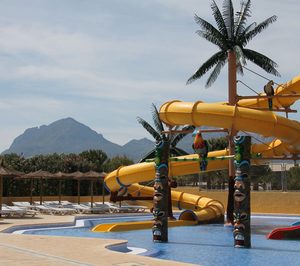 Un complejo vacacional de Levante estrena parque acuático