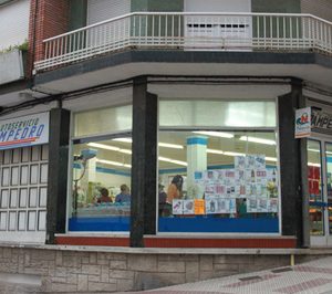 Sampedro ajusta su red minorista