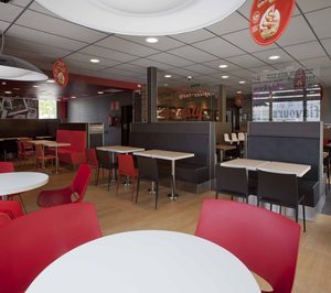 KFC abre nuevos restaurantes en Granada y Barcelona