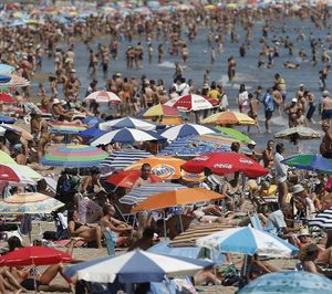 El turismo internacional gastó en agosto la histórica cifra de 305 M diarios en España