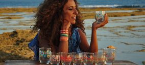 Rosario Flores diseña su segunda colección de vasos Nocilla