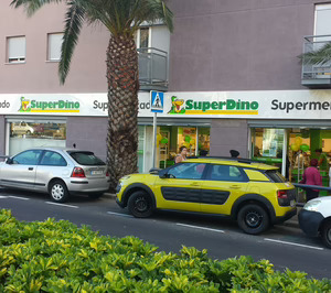 Dinosol estrena tres supermercados en una semana