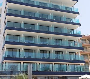 Comenza incorpora sus barandillas a la reforma del Negresco Beach Hotel