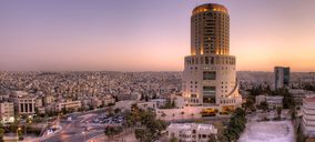 BlueBay firma un acuerdo estratégico con Le Royal Hotels & Resorts para reforzar su presencia internacional