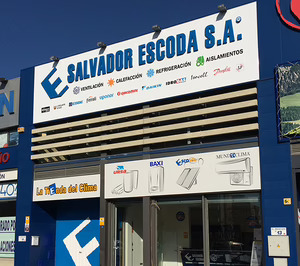 Salvador Escoda se refuerza en Sevilla