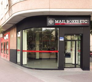 Mail Boxes abre 14 tiendas y llega a Portugal