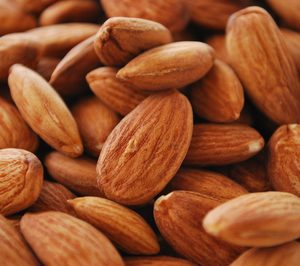 Delaviuda apuesta por producir almendra en España