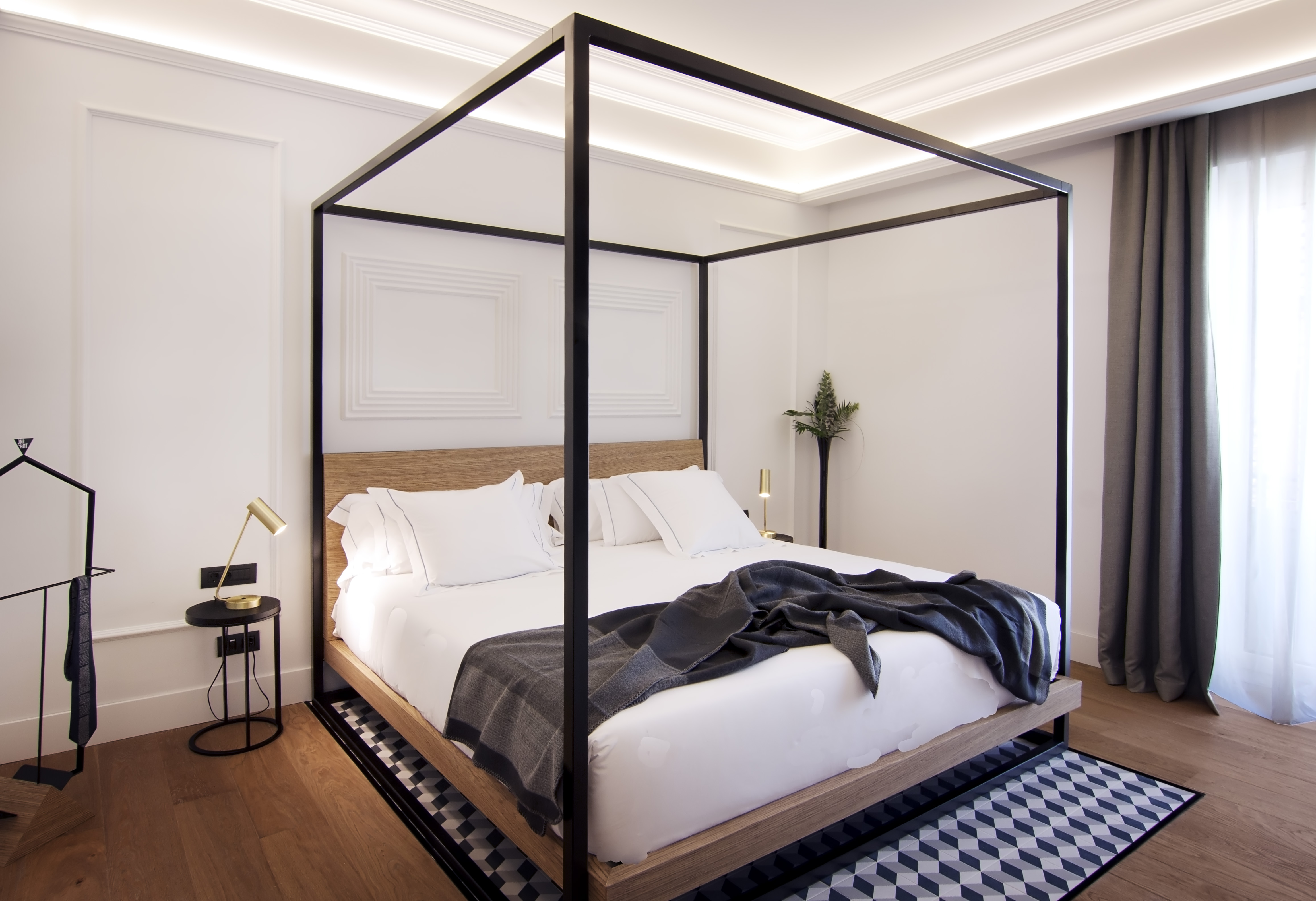 Luis Felipe Mendieta (One Shot): 