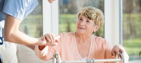 Barcelona adjudica a tres especialistas el contrato de atención domiciliaria